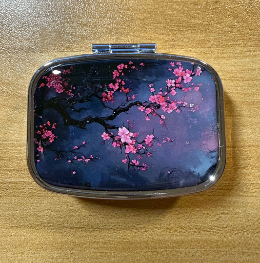 Pilulier Cerisier Japonais - Sakura Rose sur Bleu Nuit - 2 Compartiments avec Miroir - 5,5cm